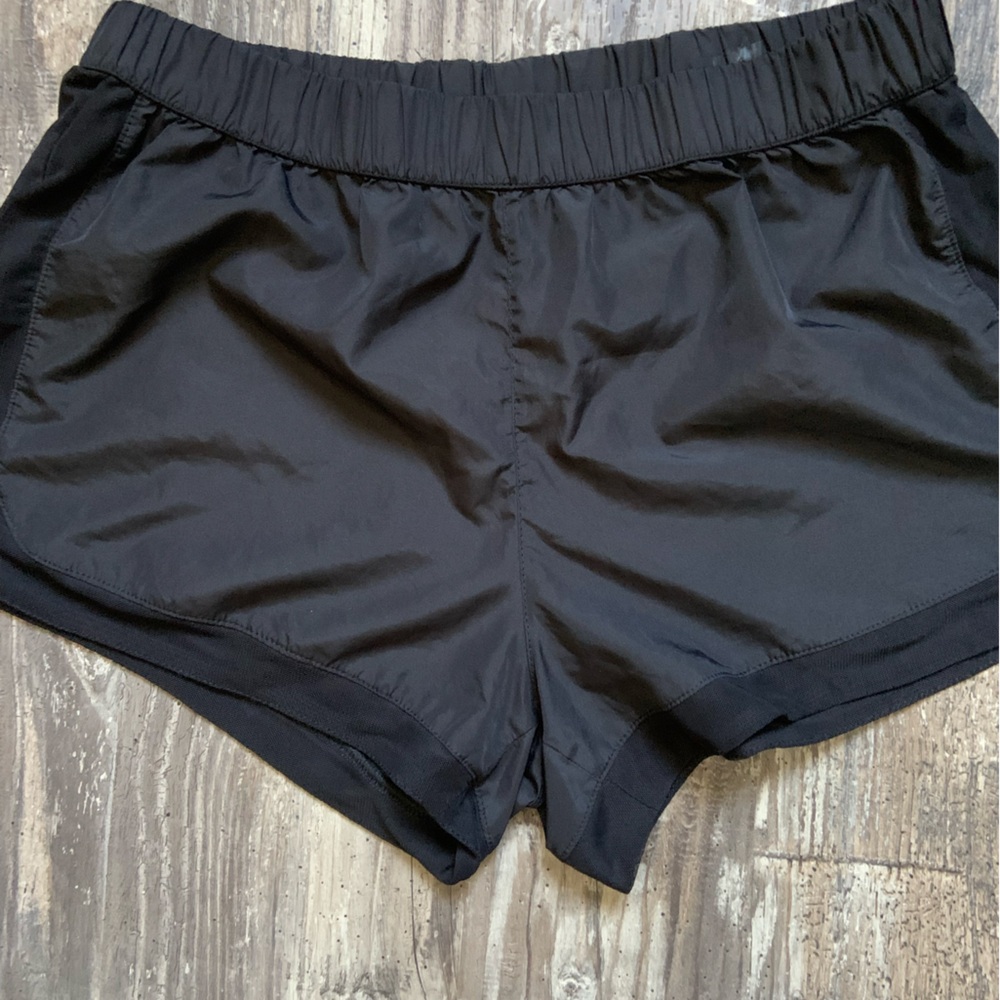 Women’s size small Tahari Sport shorts